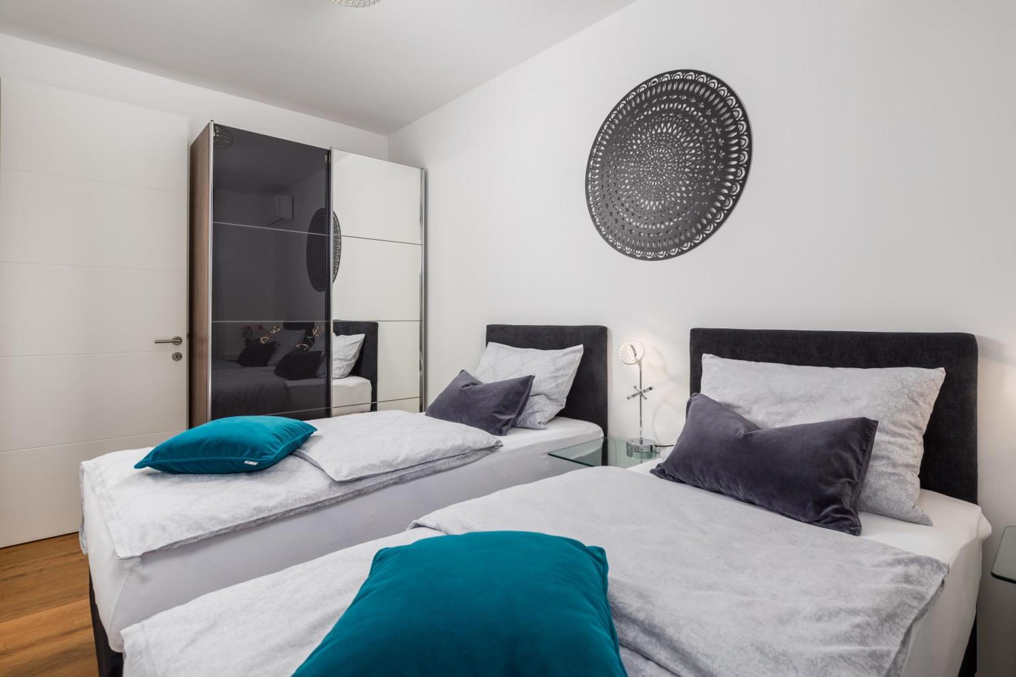 Luxury Apartment Hyperion With Private Pool And Garden Murter Eksteriør bilde