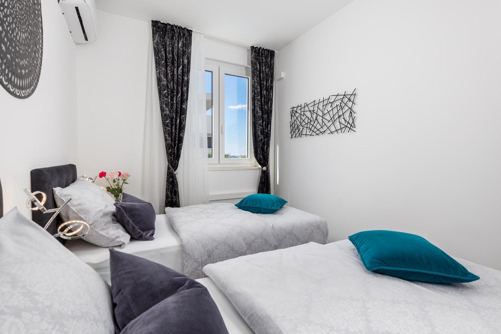 Luxury Apartment Hyperion With Private Pool And Garden Murter Eksteriør bilde