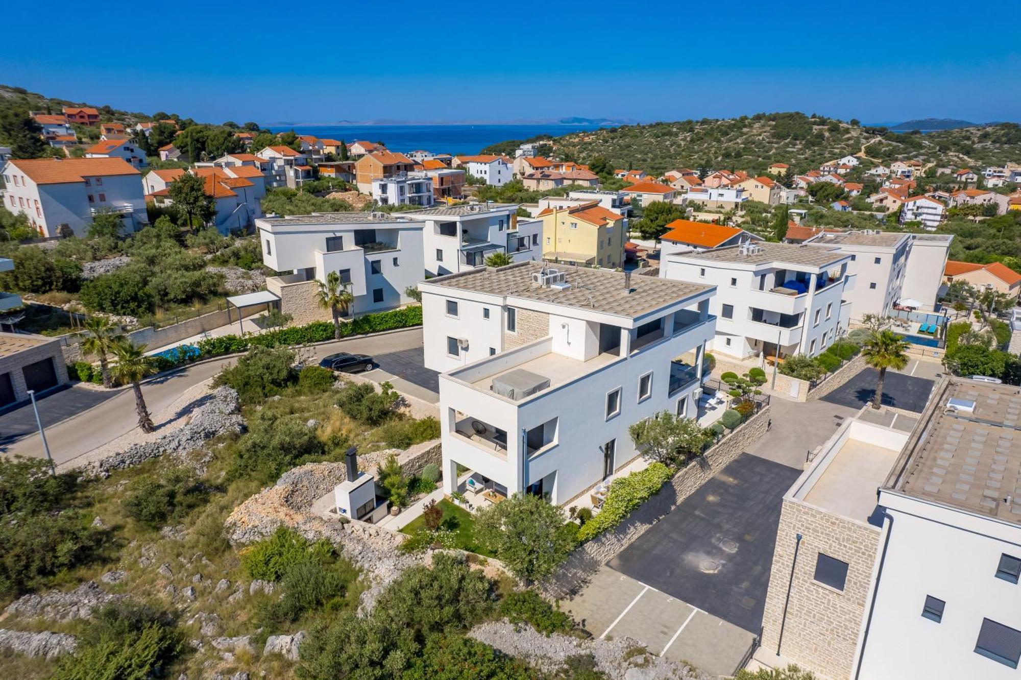 Luxury Apartment Hyperion With Private Pool And Garden Murter Eksteriør bilde