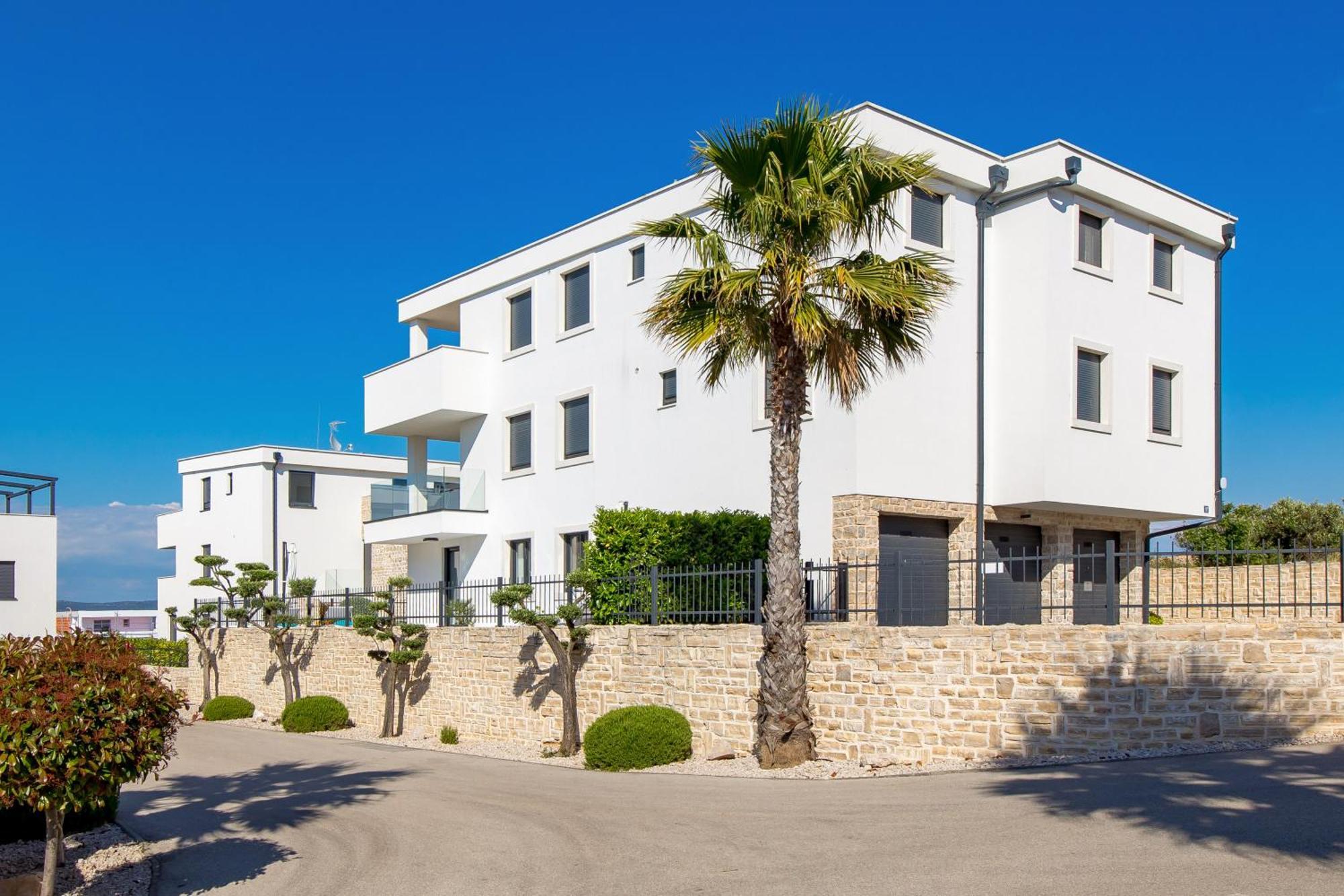 Luxury Apartment Hyperion With Private Pool And Garden Murter Eksteriør bilde