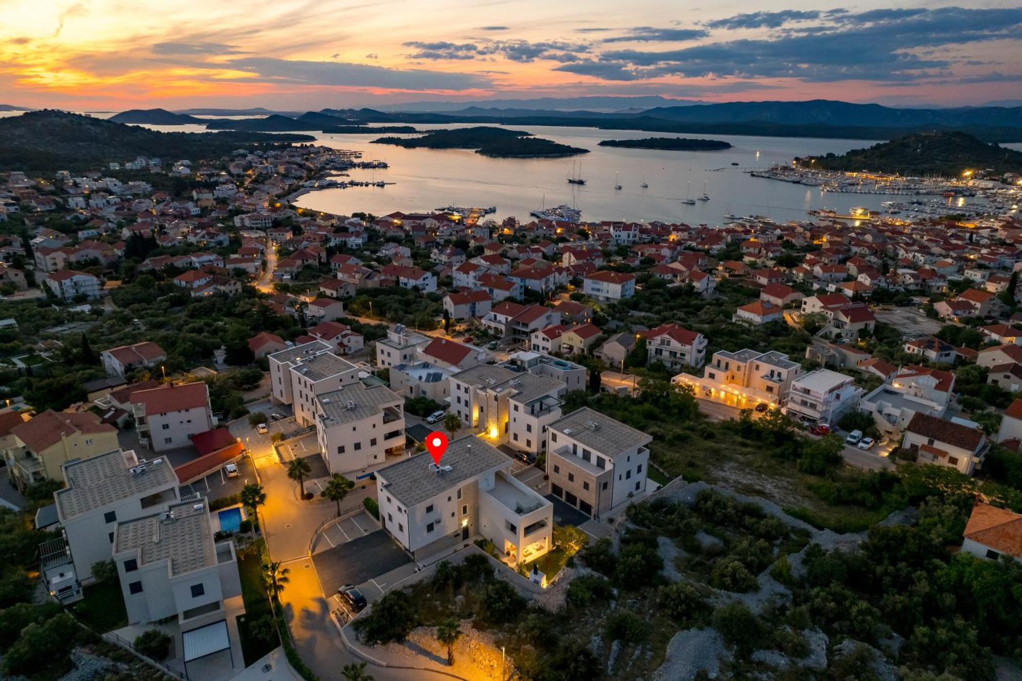 Luxury Apartment Hyperion With Private Pool And Garden Murter Eksteriør bilde