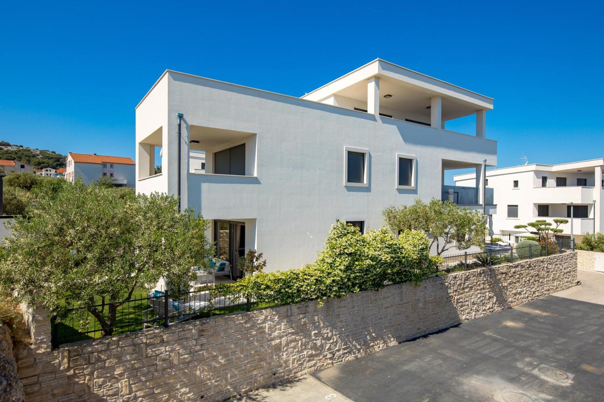 Luxury Apartment Hyperion With Private Pool And Garden Murter Eksteriør bilde