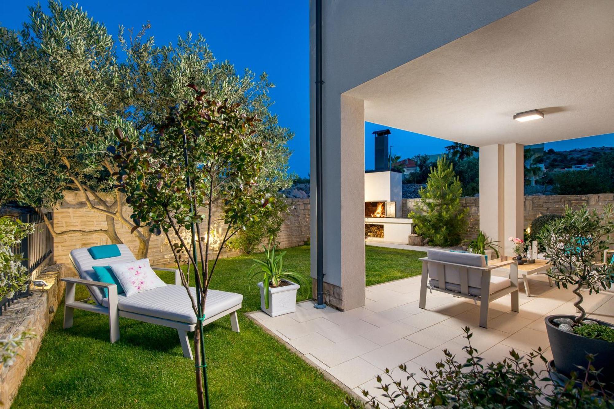Luxury Apartment Hyperion With Private Pool And Garden Murter Eksteriør bilde