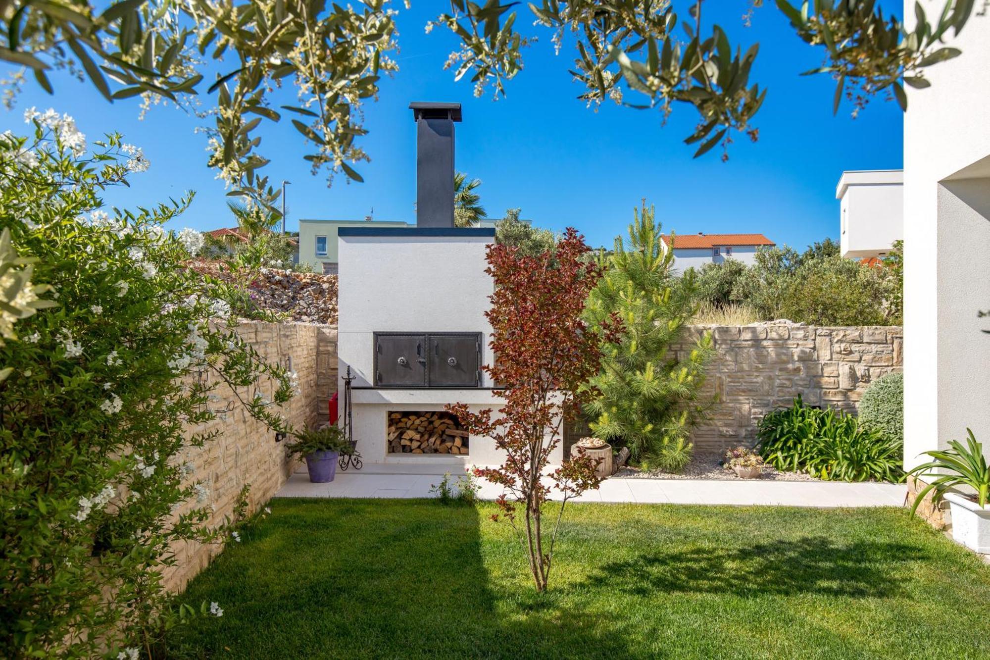 Luxury Apartment Hyperion With Private Pool And Garden Murter Eksteriør bilde