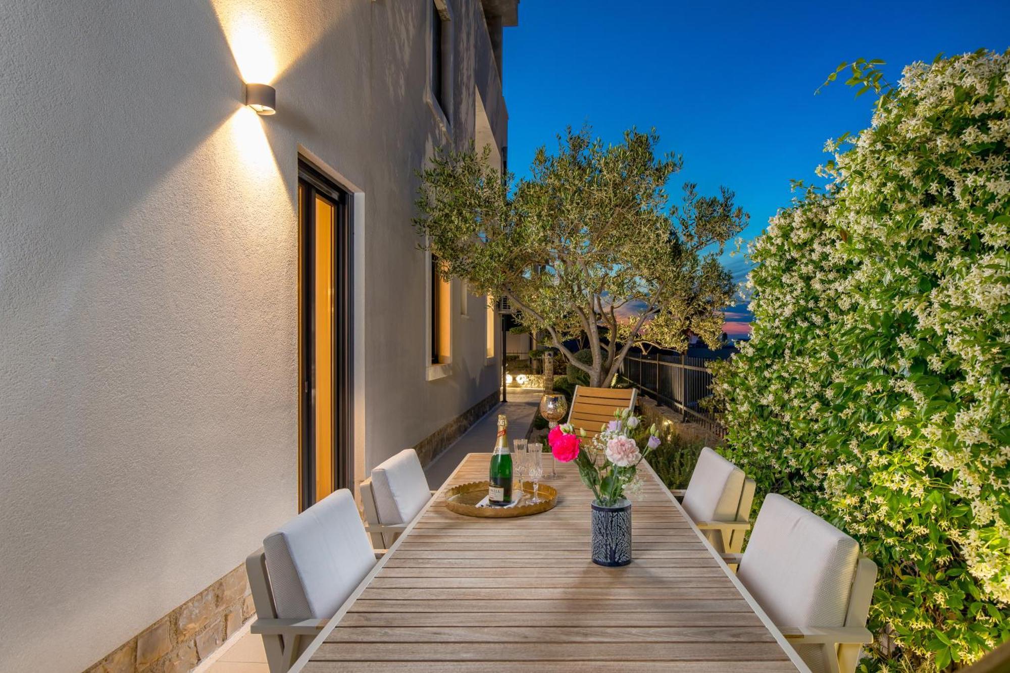 Luxury Apartment Hyperion With Private Pool And Garden Murter Eksteriør bilde